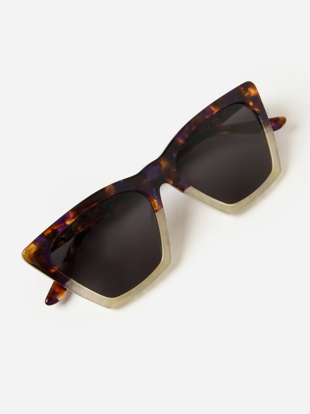 Illesteva Lisbon Sunglasses - Saint Bernard