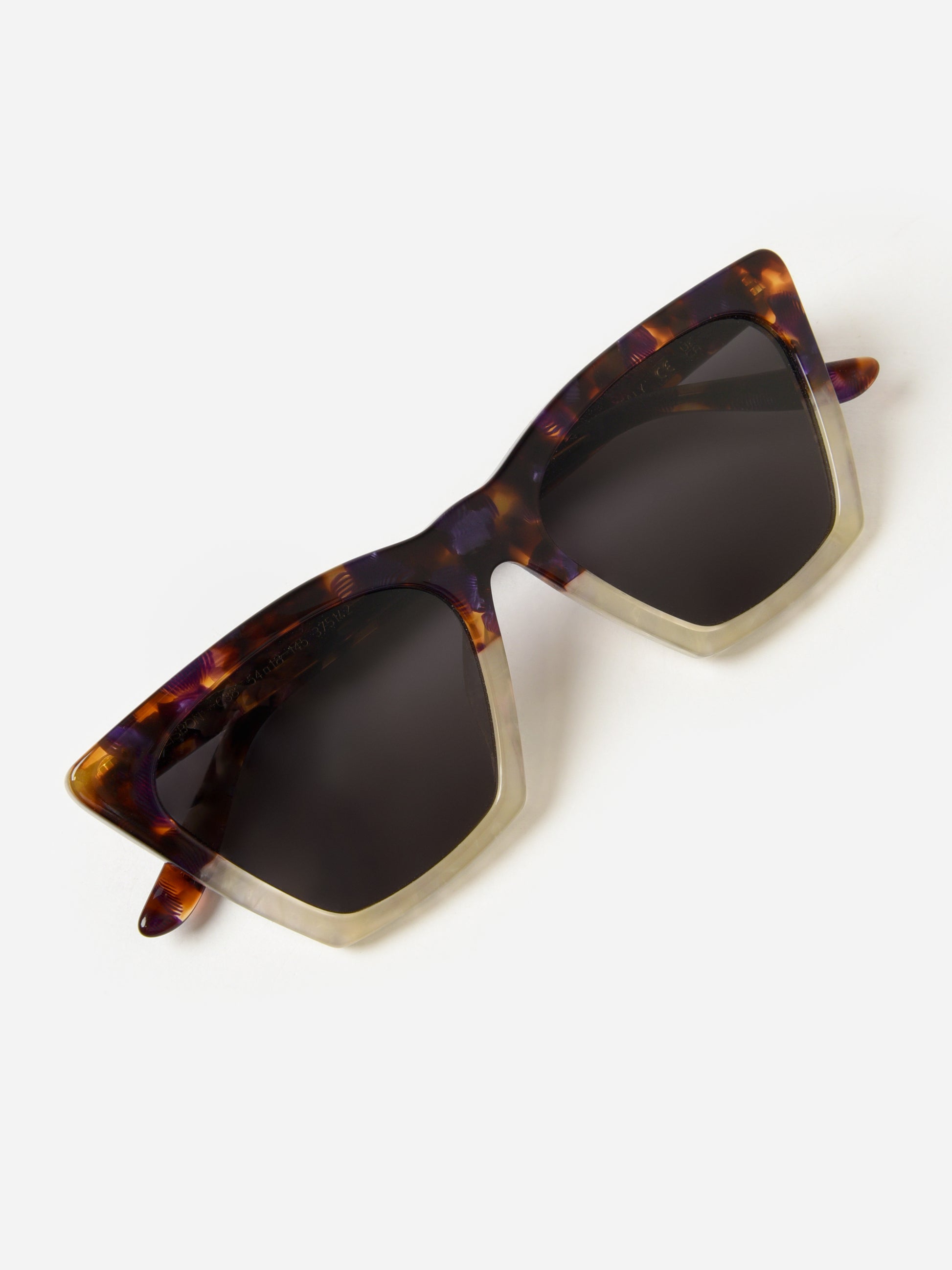 Illesteva Lisbon Sunglasses - Saint Bernard