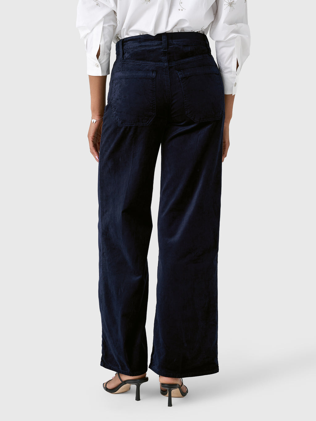 LSPIP411xNAVYVELVET-alt3
