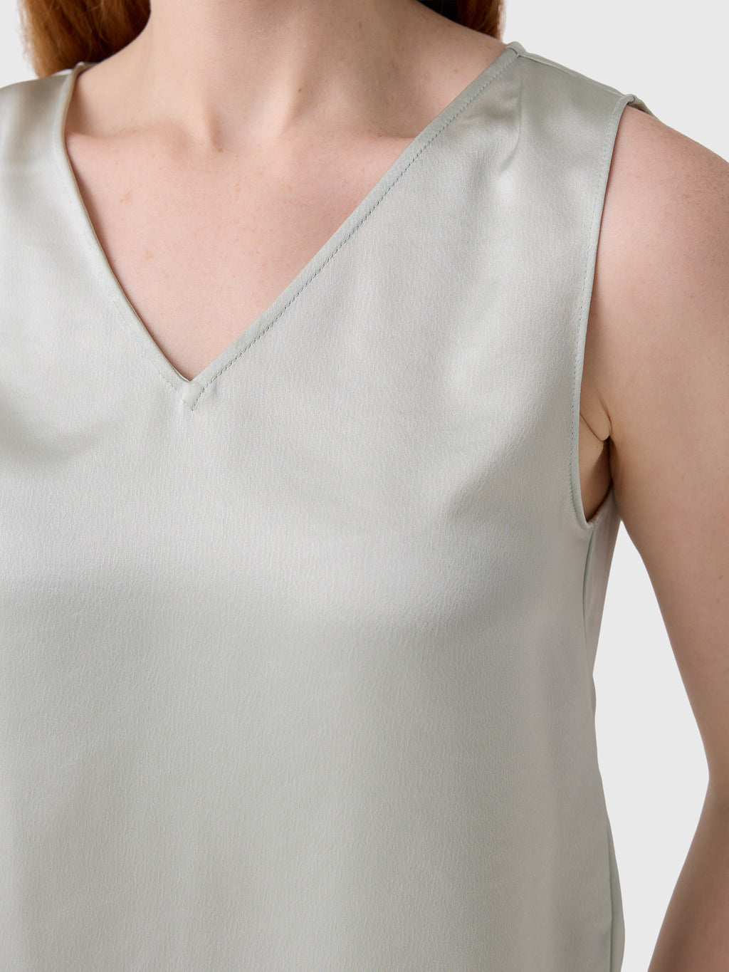 Leset Women's Barb V-Neck Shell - Saint Bernard