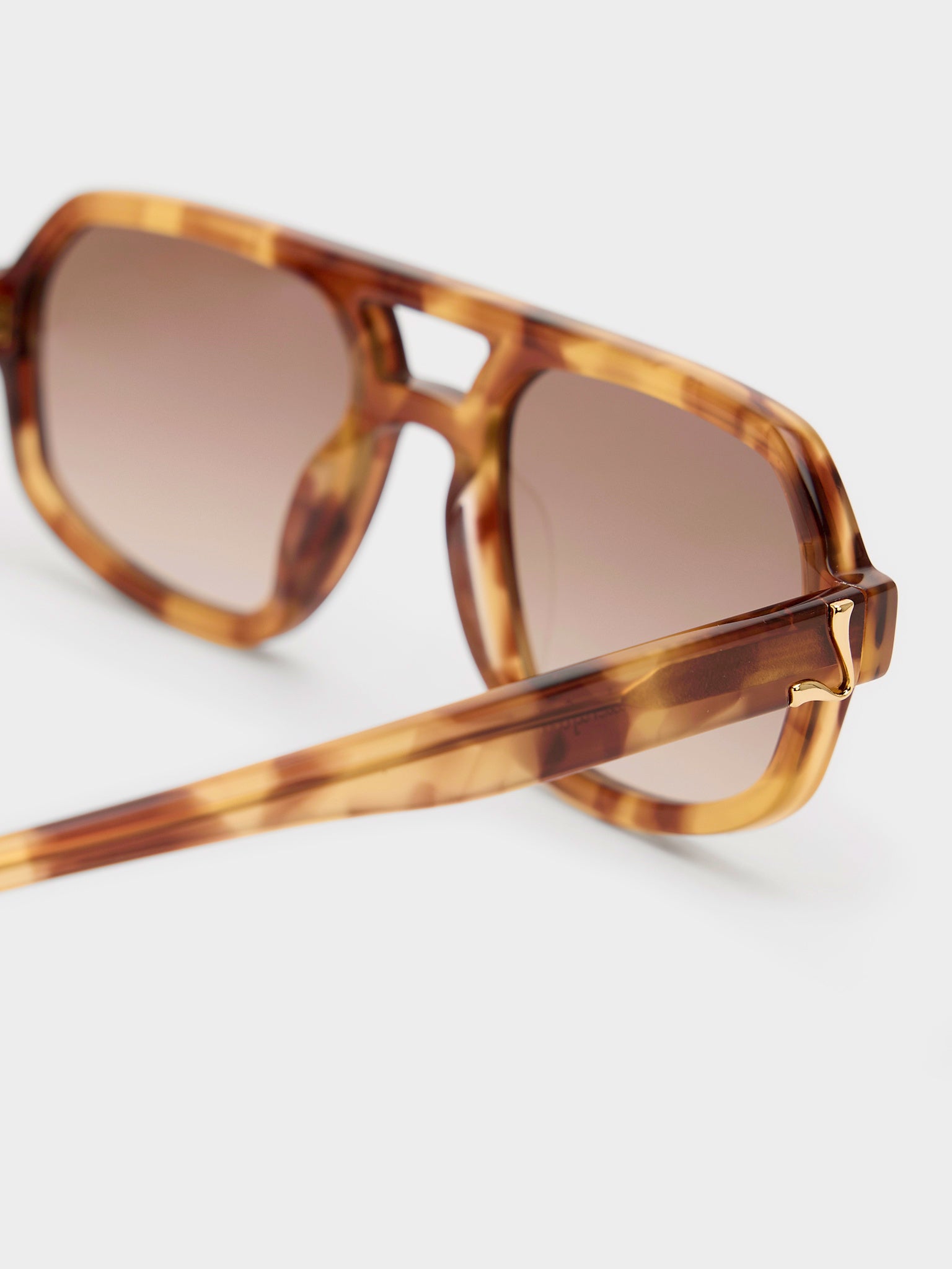 Luv Lou The Banks Sunglasses - Saint Bernard