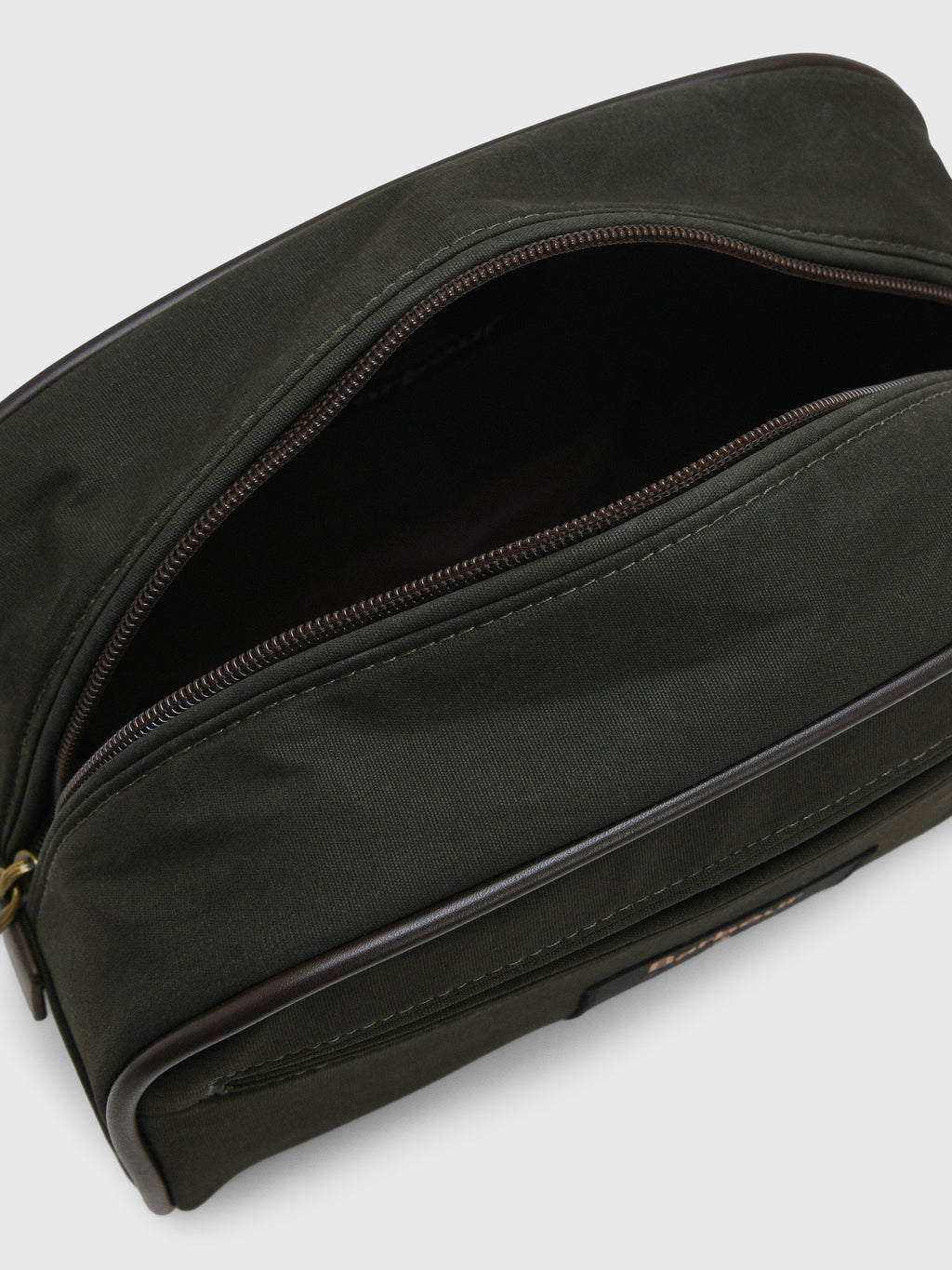 Barbour Wax Washbag - Saint Bernard