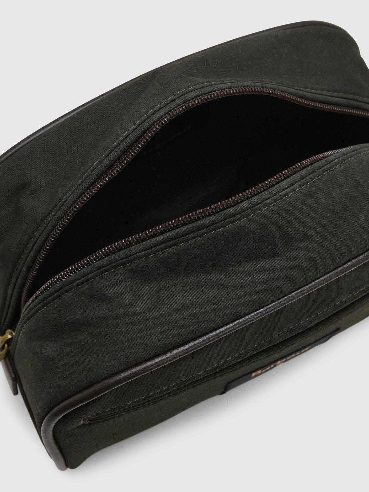 Barbour Wax Washbag - Saint Bernard