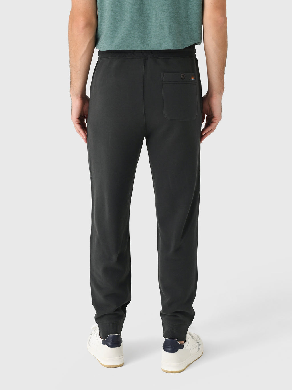 MBF2427xMOUNTAINBLACK-alt2