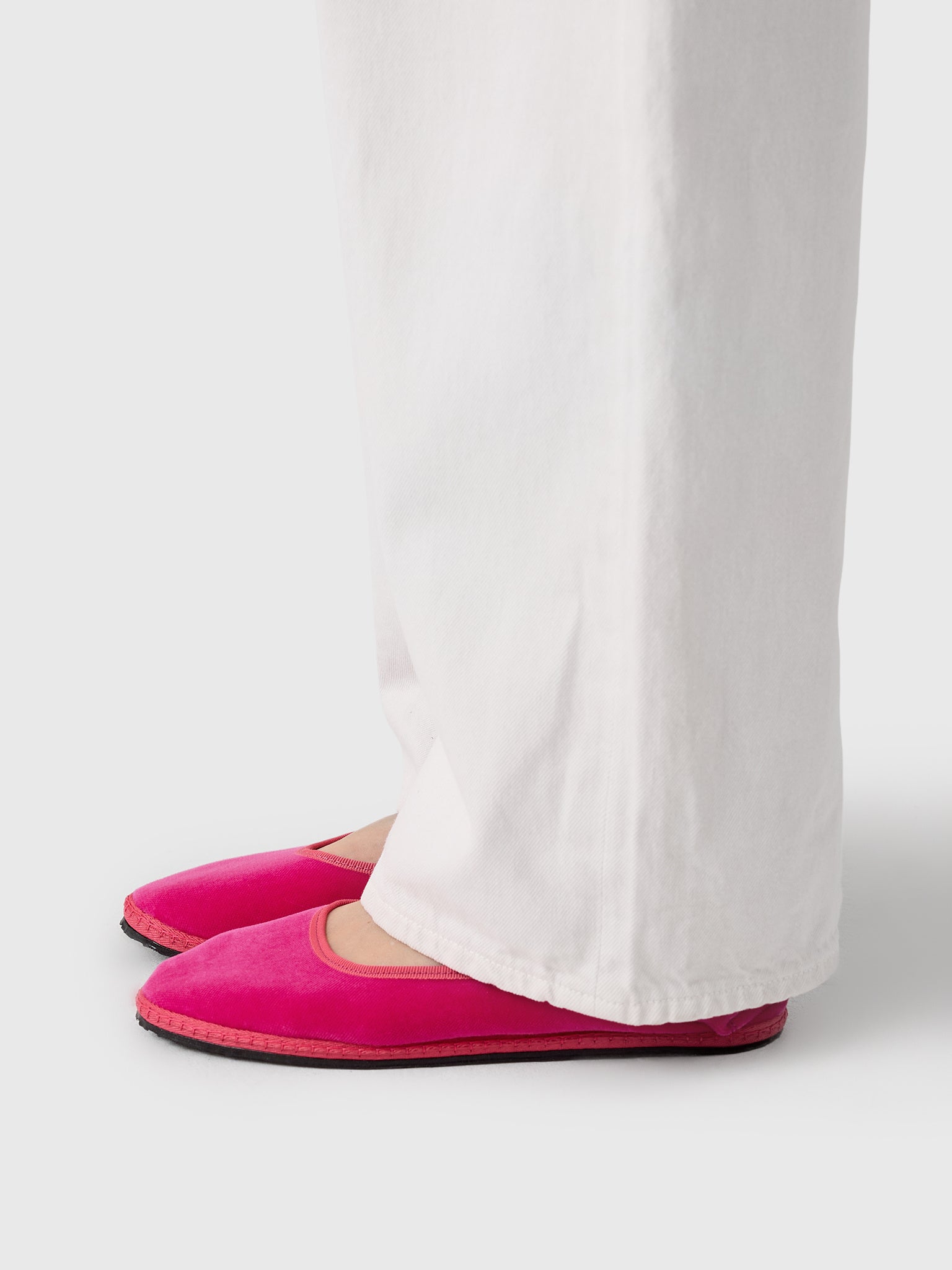 Vibi Venezia Women's Mary Jane Velvet Flat - Saint Bernard
