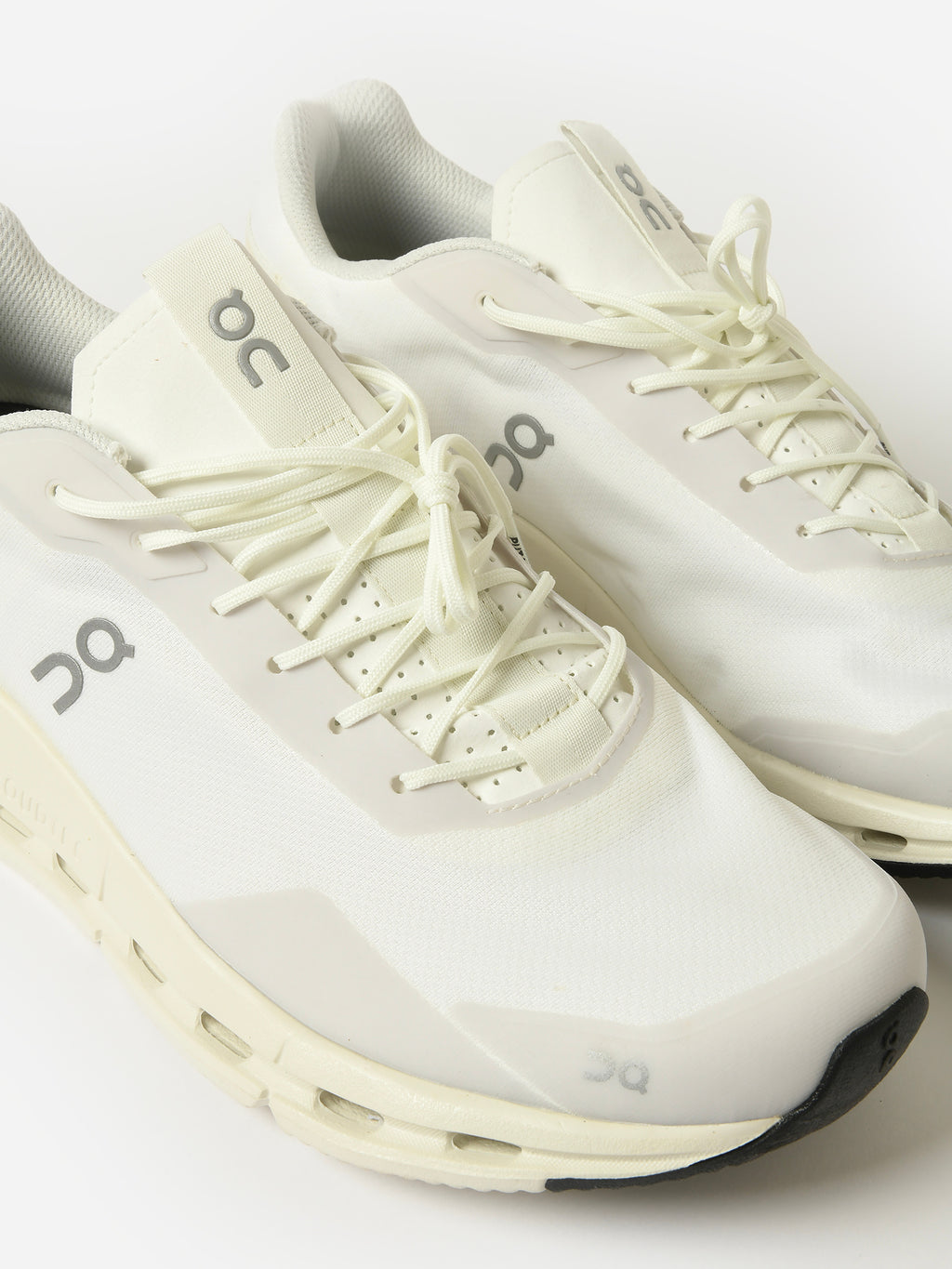 MENS CLOUDNOVA FORMxWHITEECLIPSE-alt1