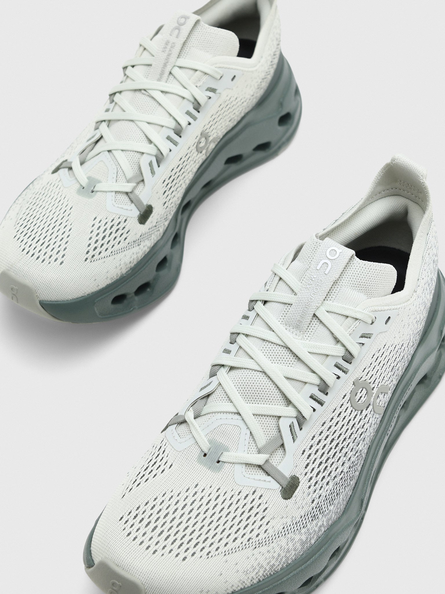 ON Men's Cloudsurfer Max Running Shoe - Saint Bernard