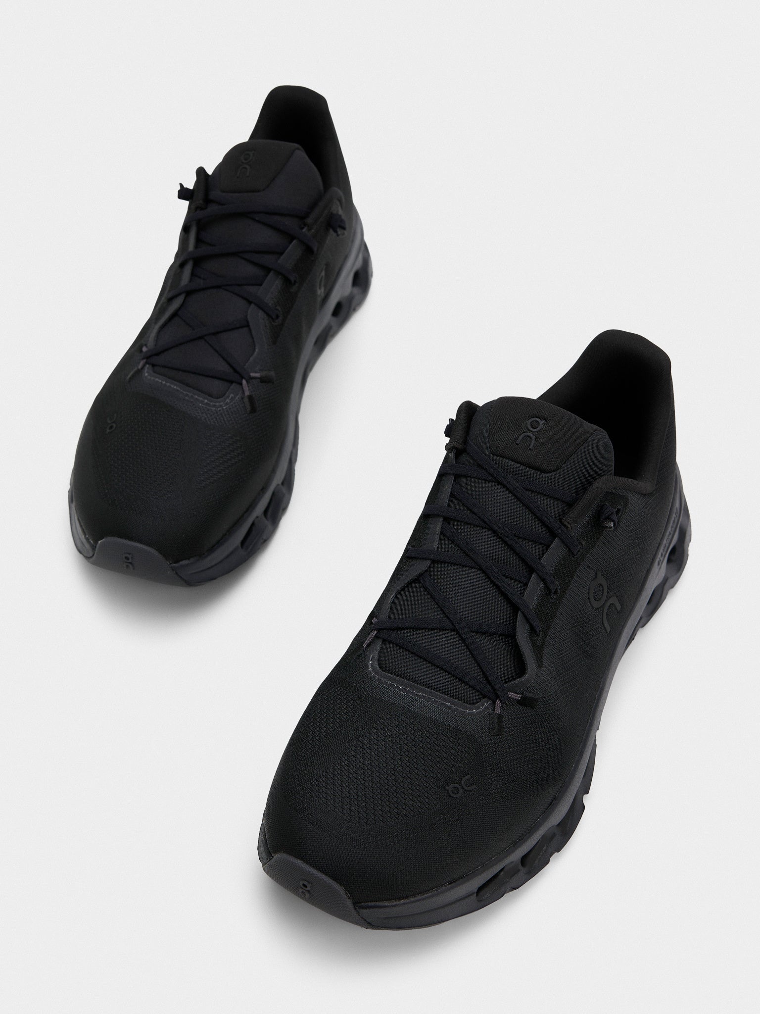 ON Men's Cloudtilt Sneaker - Saint Bernard