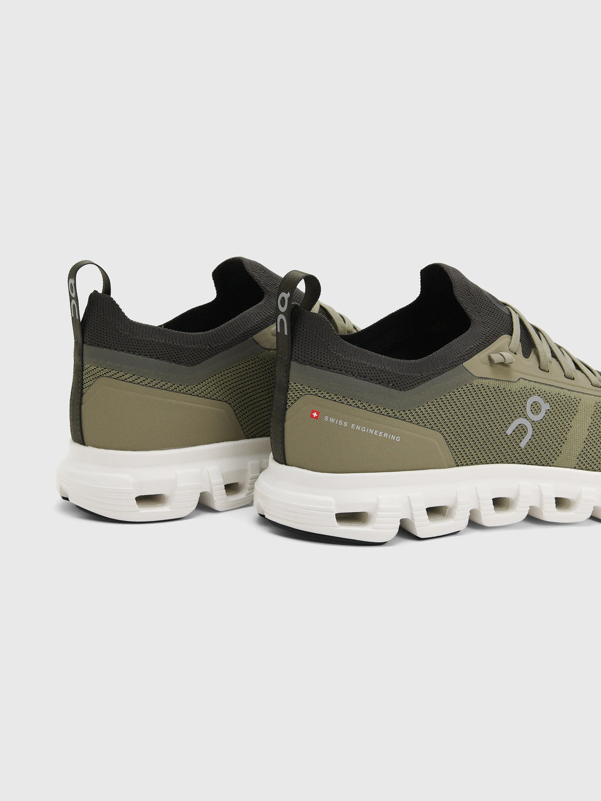 ON Men's Cloud 6 Versa Sneaker - Saint Bernard