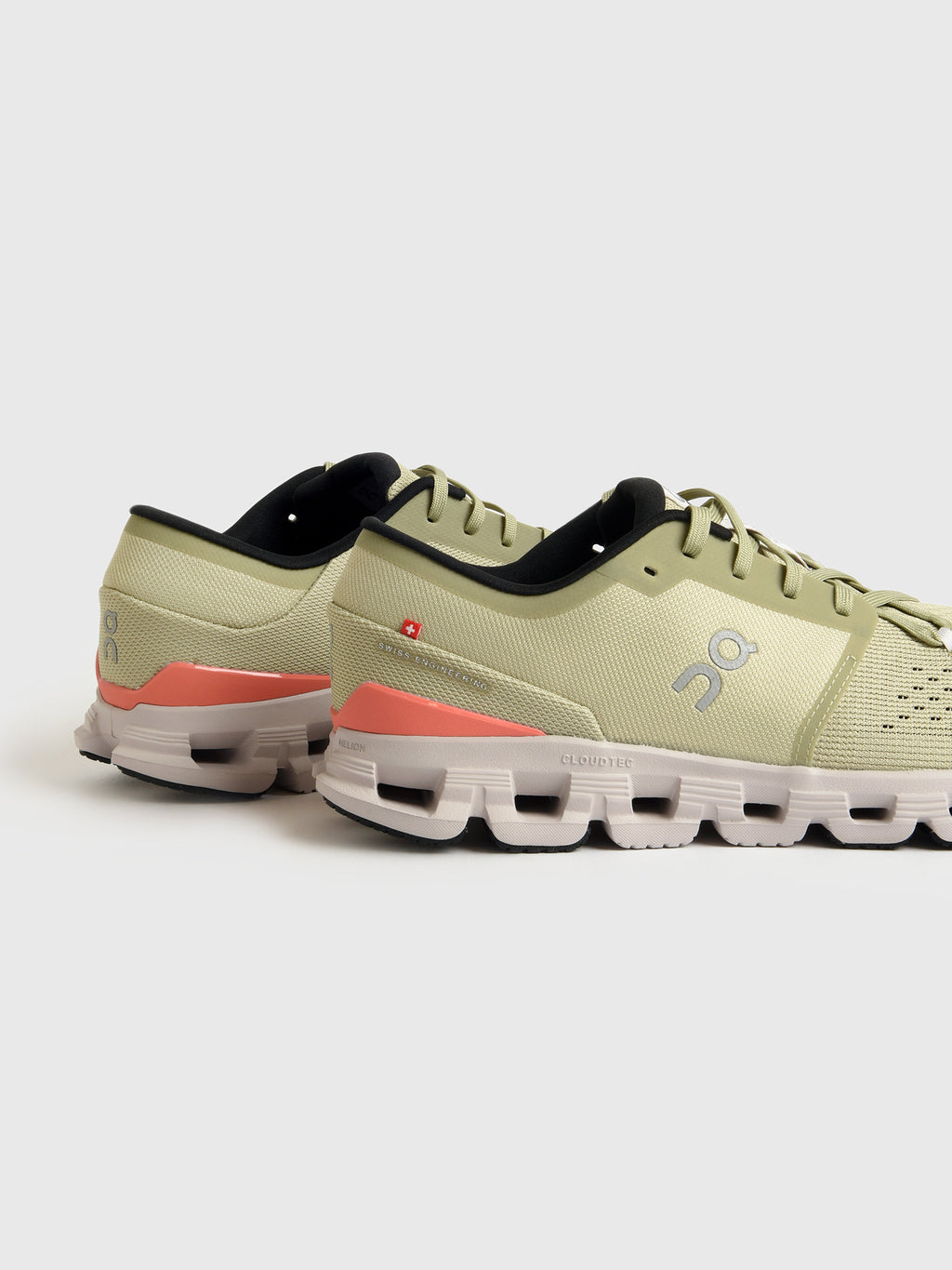 MENS CLOUD X 4xCAPERSALMON-alt3