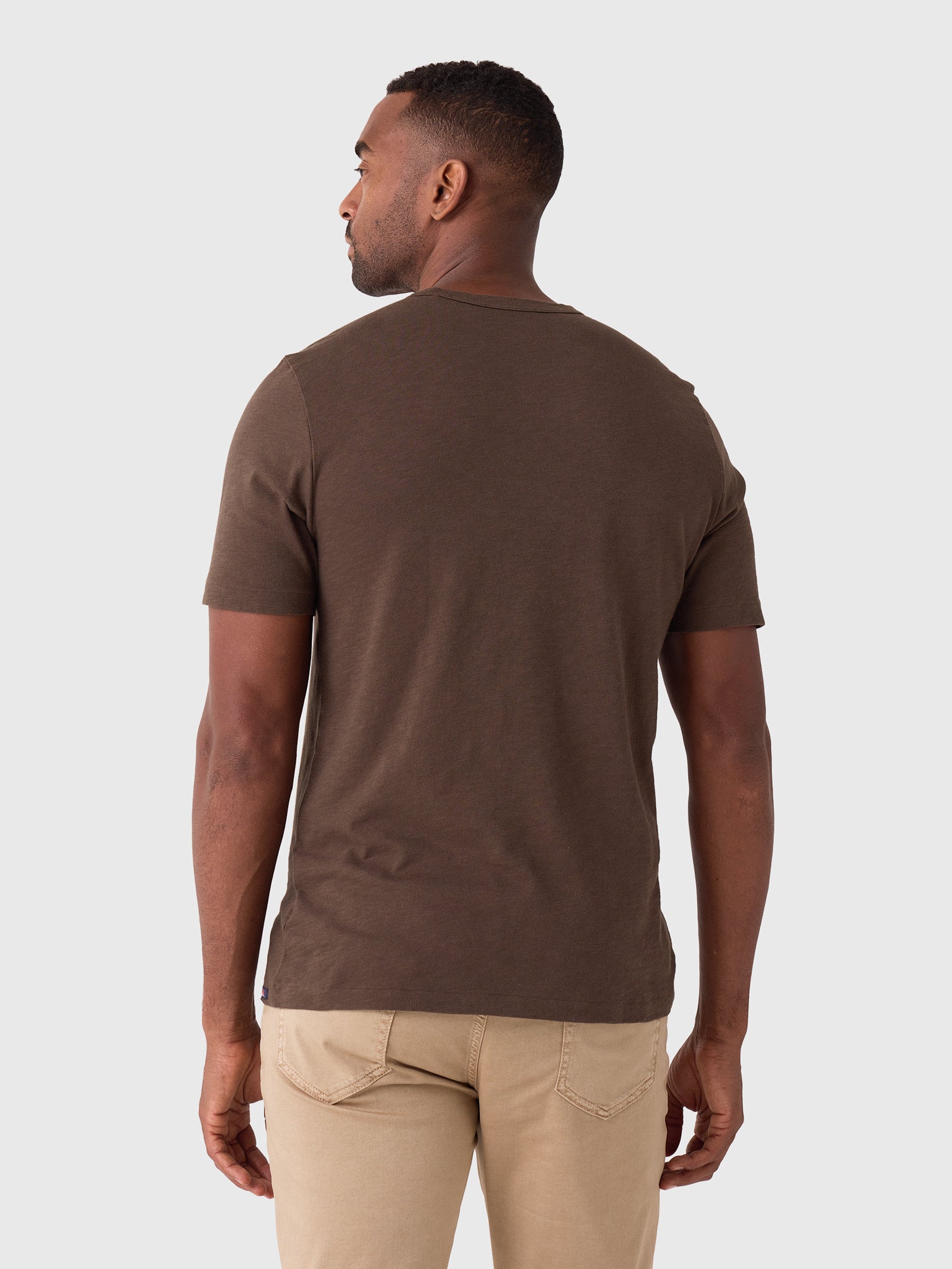 Faherty Brand Men's Sunwashed Regenerative Pocket Tee - Saint Bernard