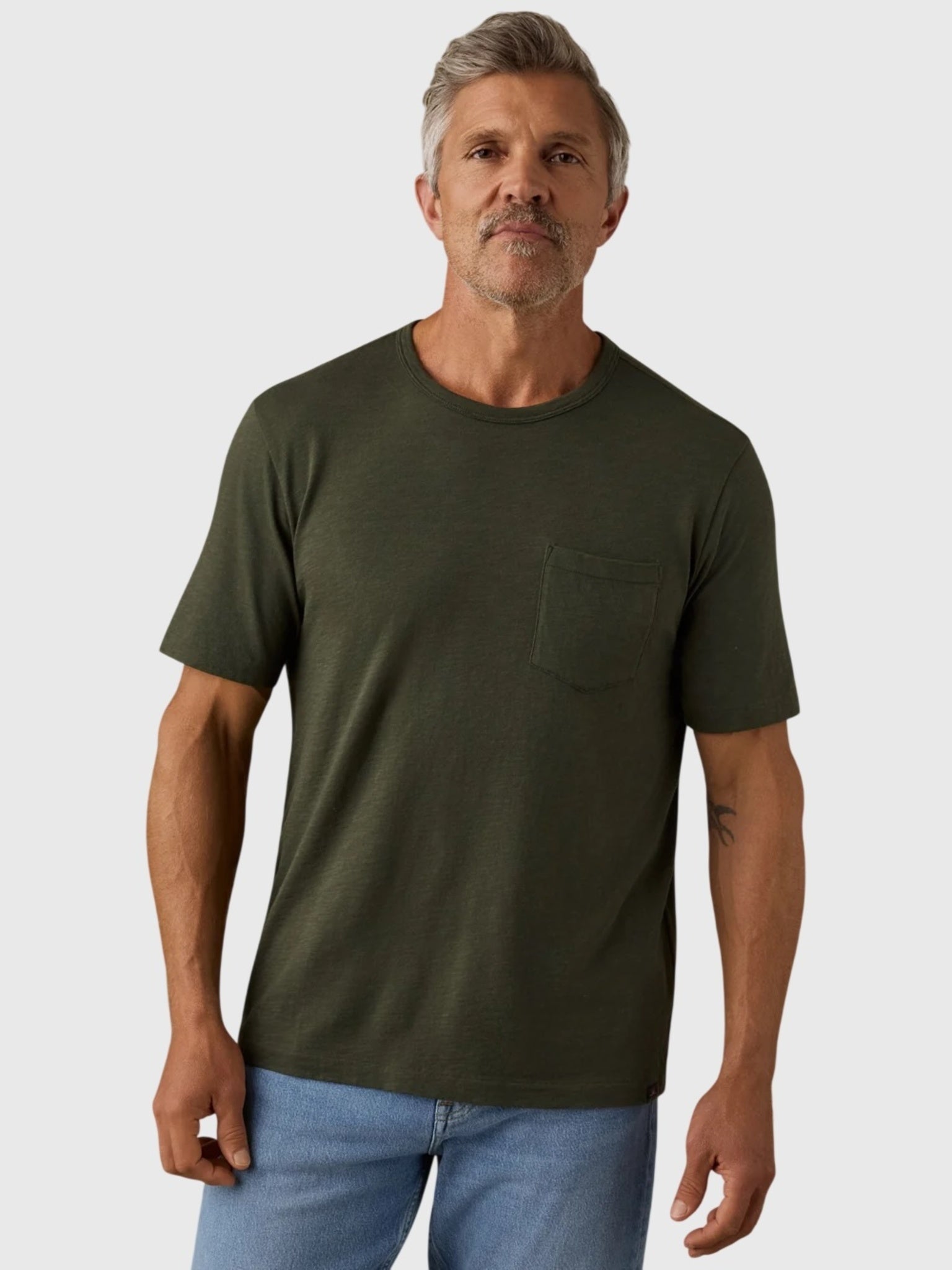 Faherty Brand Men's Sunwashed Regenerative Pocket Tee - Saint Bernard