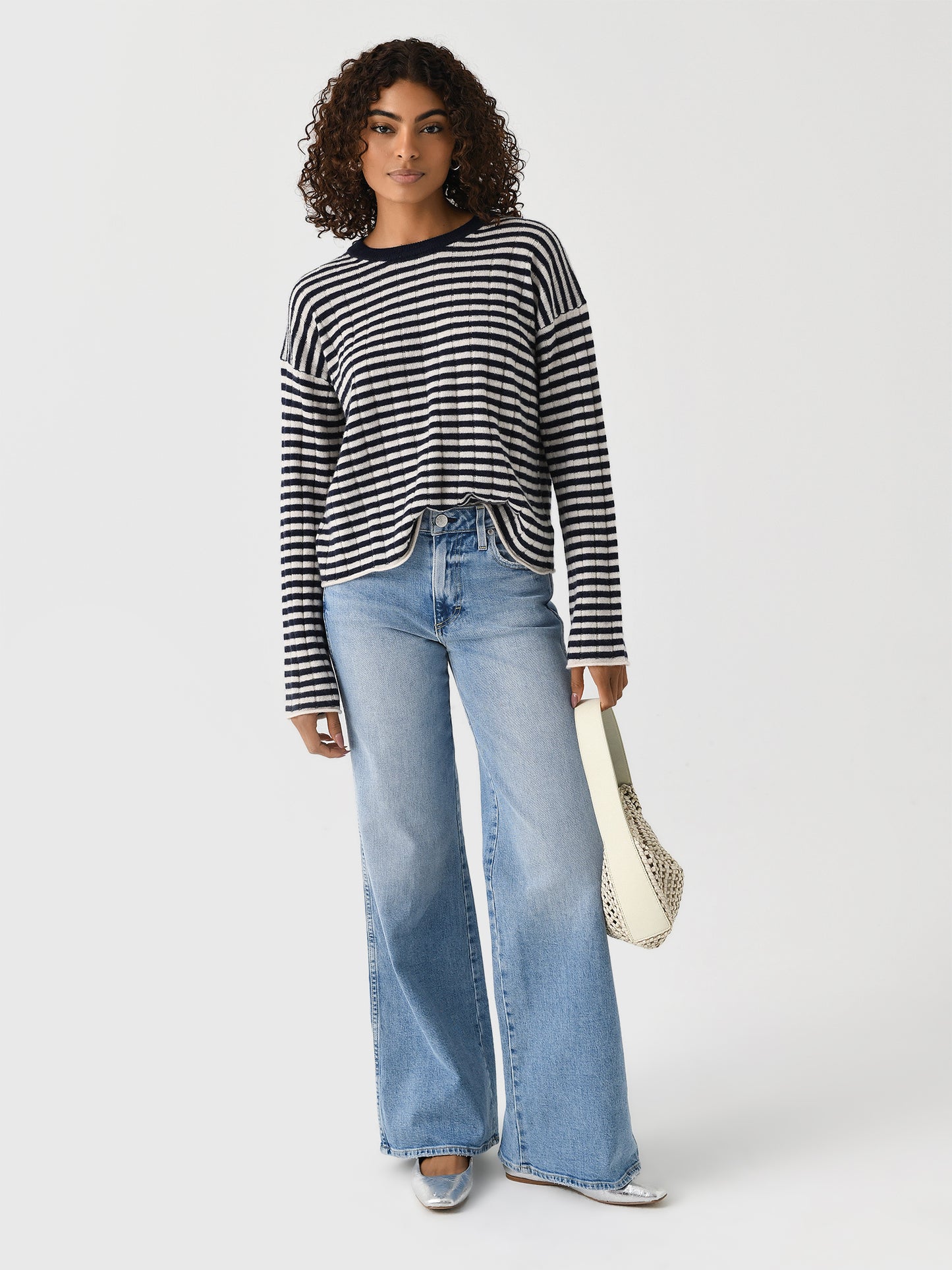 MONICA06xLINENNAVY-alt1