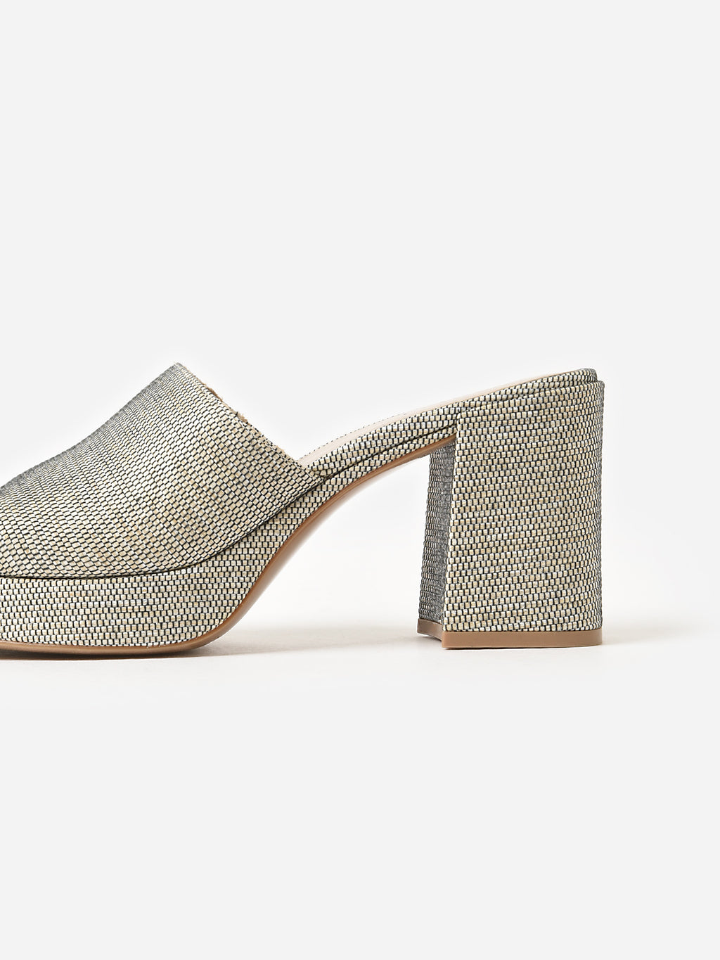 MOYRAxCAMELRUFFIA-alt3