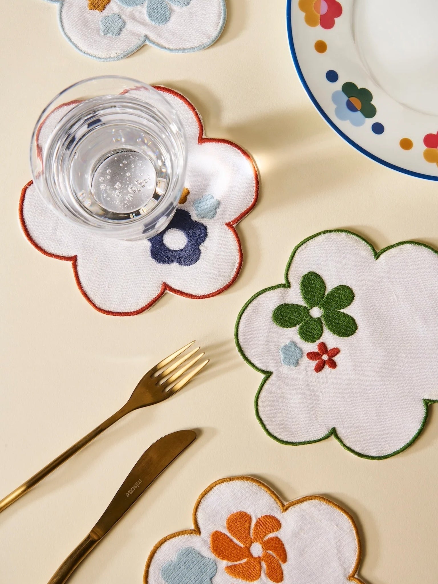 Misette Floral Embroidered Linen Coaster Set - Saint Bernard