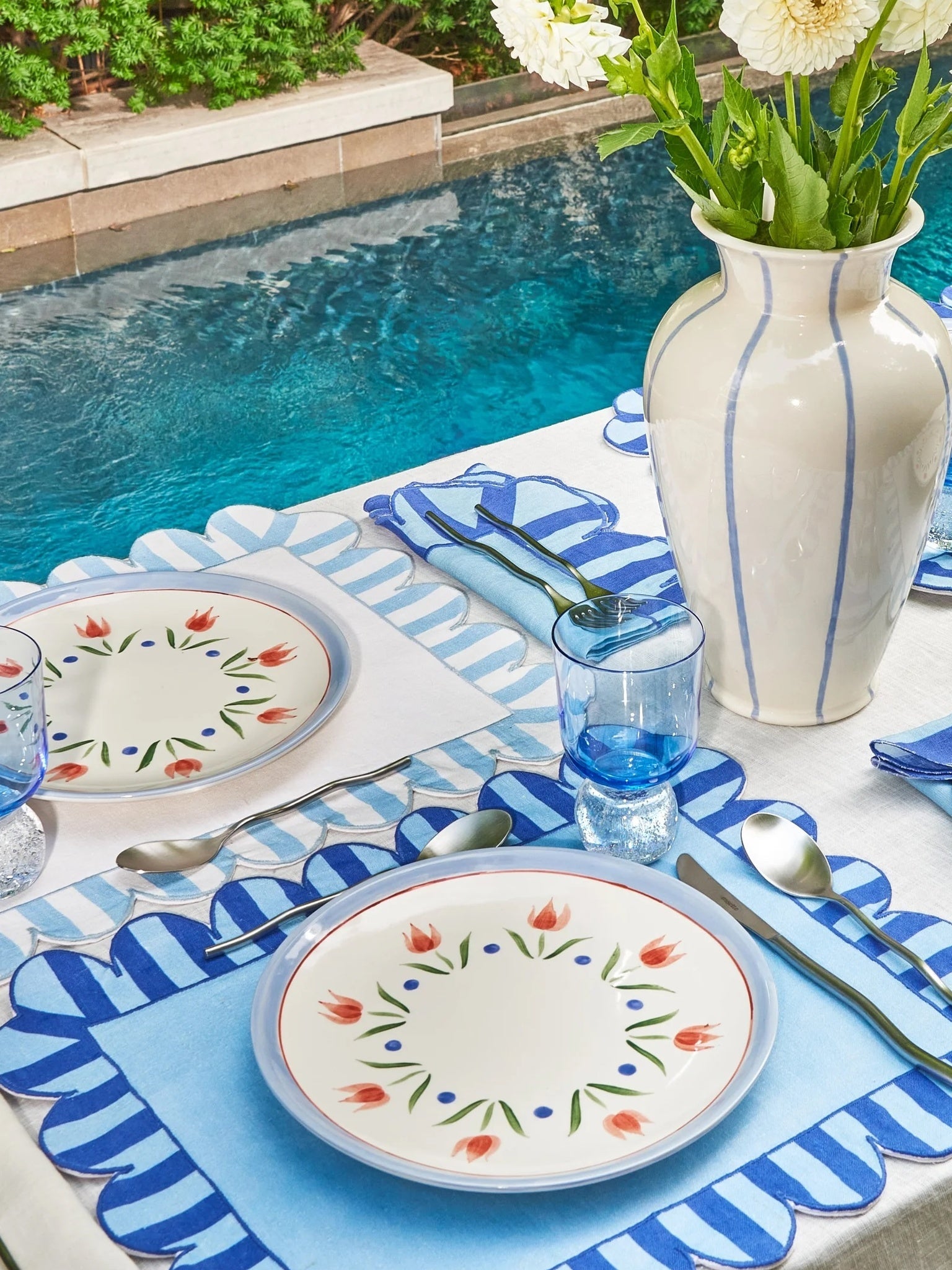 Misette Jardin Embroidered Linen Scalloped Stripe Double-Sided Placemat Set - Saint Bernard