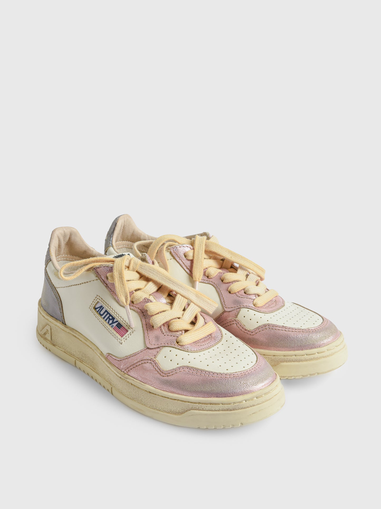 Autry Women's Medalist Low Super Vintage Sneaker - Saint Bernard