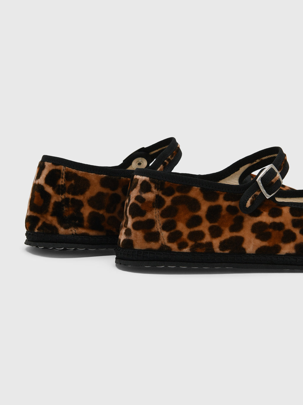 Vibi Venezia Women's Mary Jane Velvet Flat - Saint Bernard