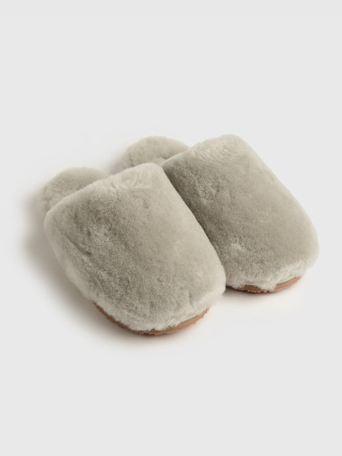 MOU Women's Closed Toe Sheepskin Slipper