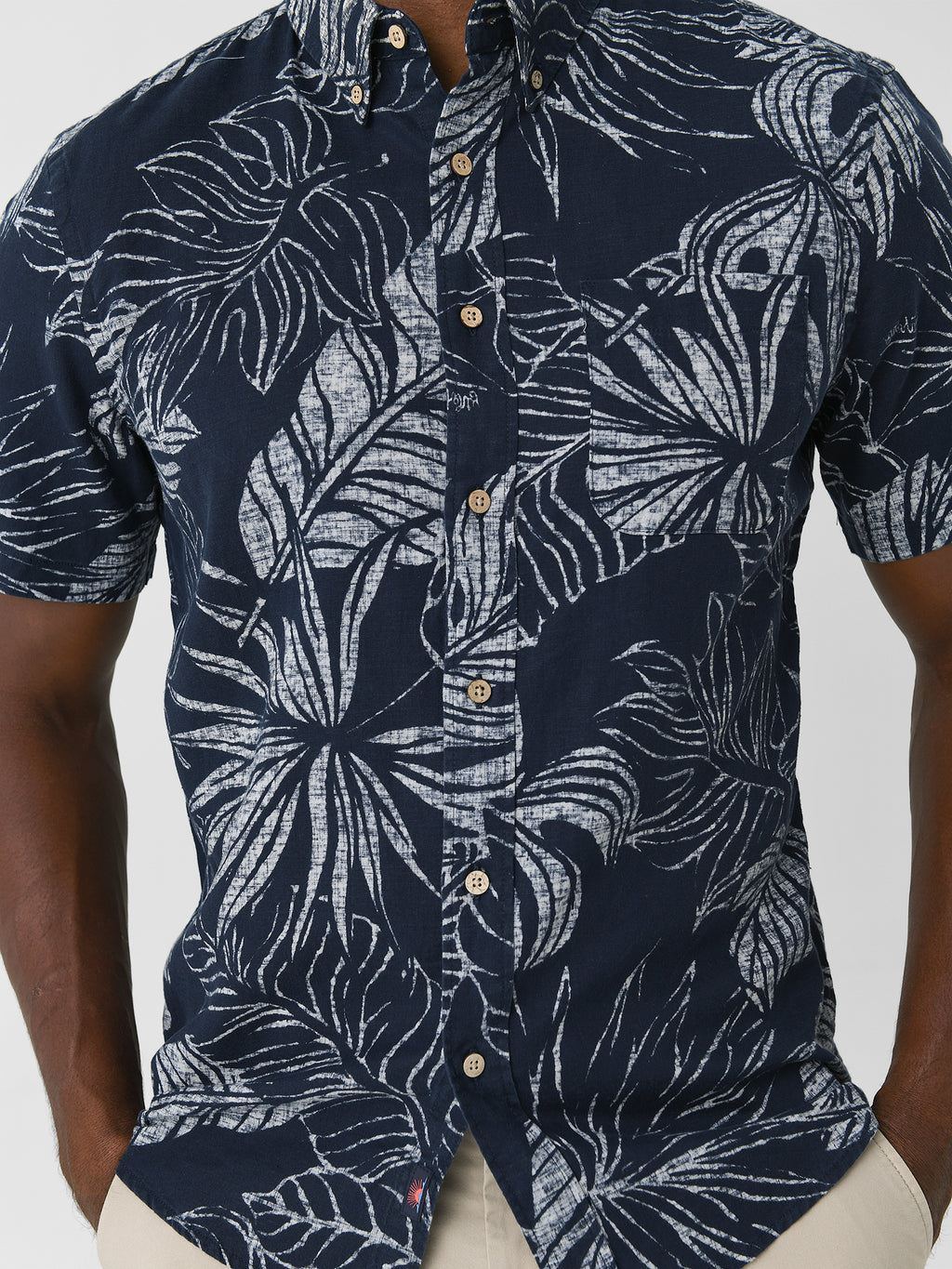 MWS2516xNAVYPERROTROPICAL-alt3