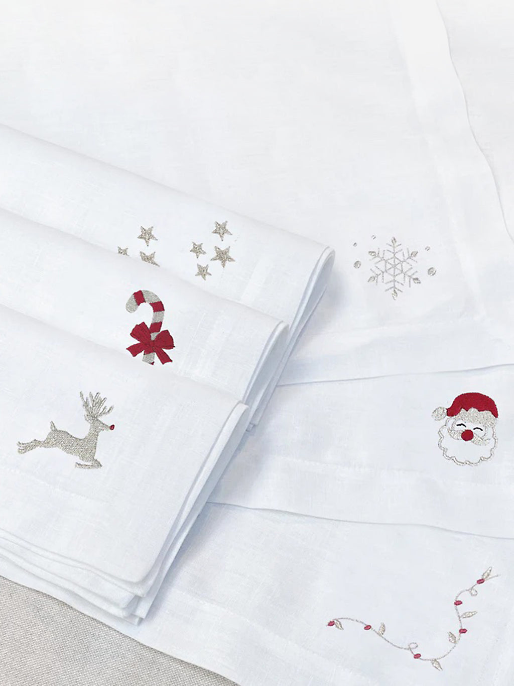 Barioles Casa Set of 6 Holiday Table Linens - Saint Bernard