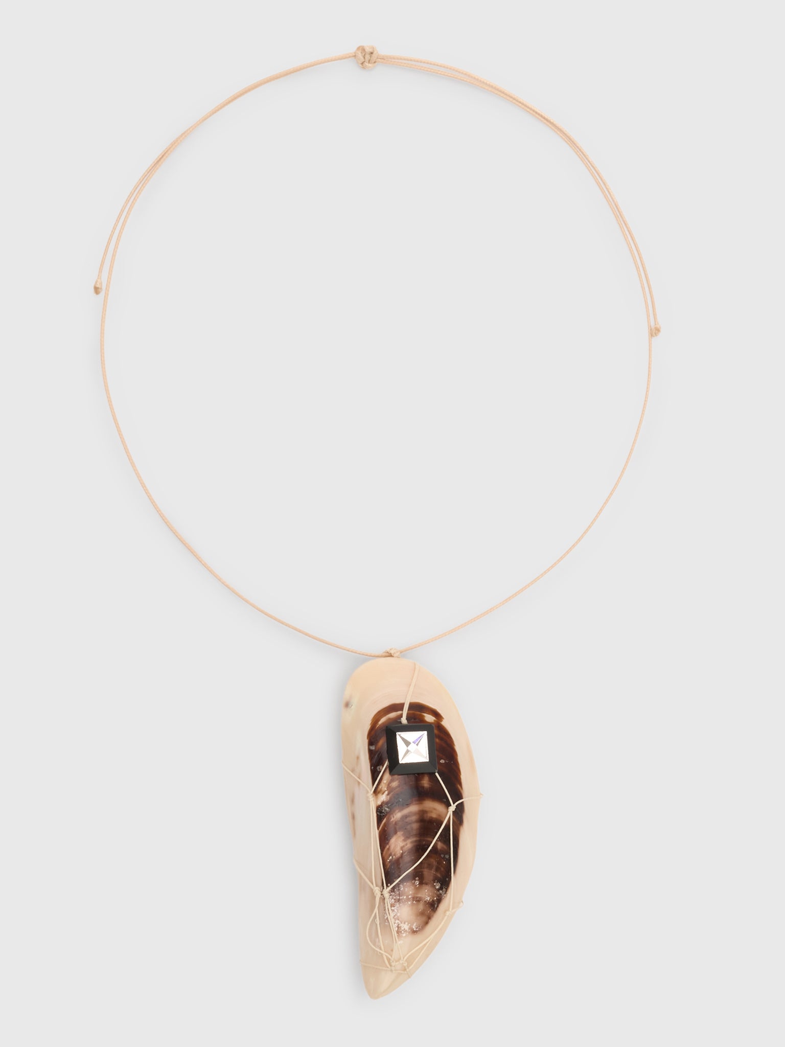 Timeless Pearly Big White Shell Necklace - Saint Bernard