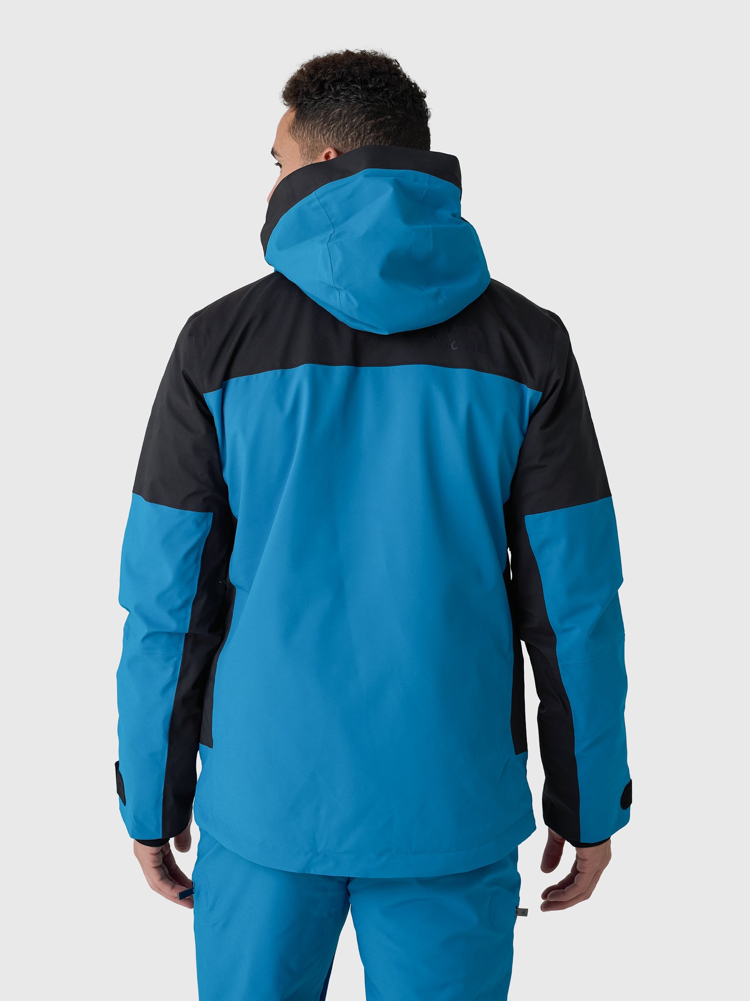 The North Face Men's Chakal Insulated Jacket – Saint Bernard The North Face Men's Chakal Insulated Jacket – Saint Bernard
