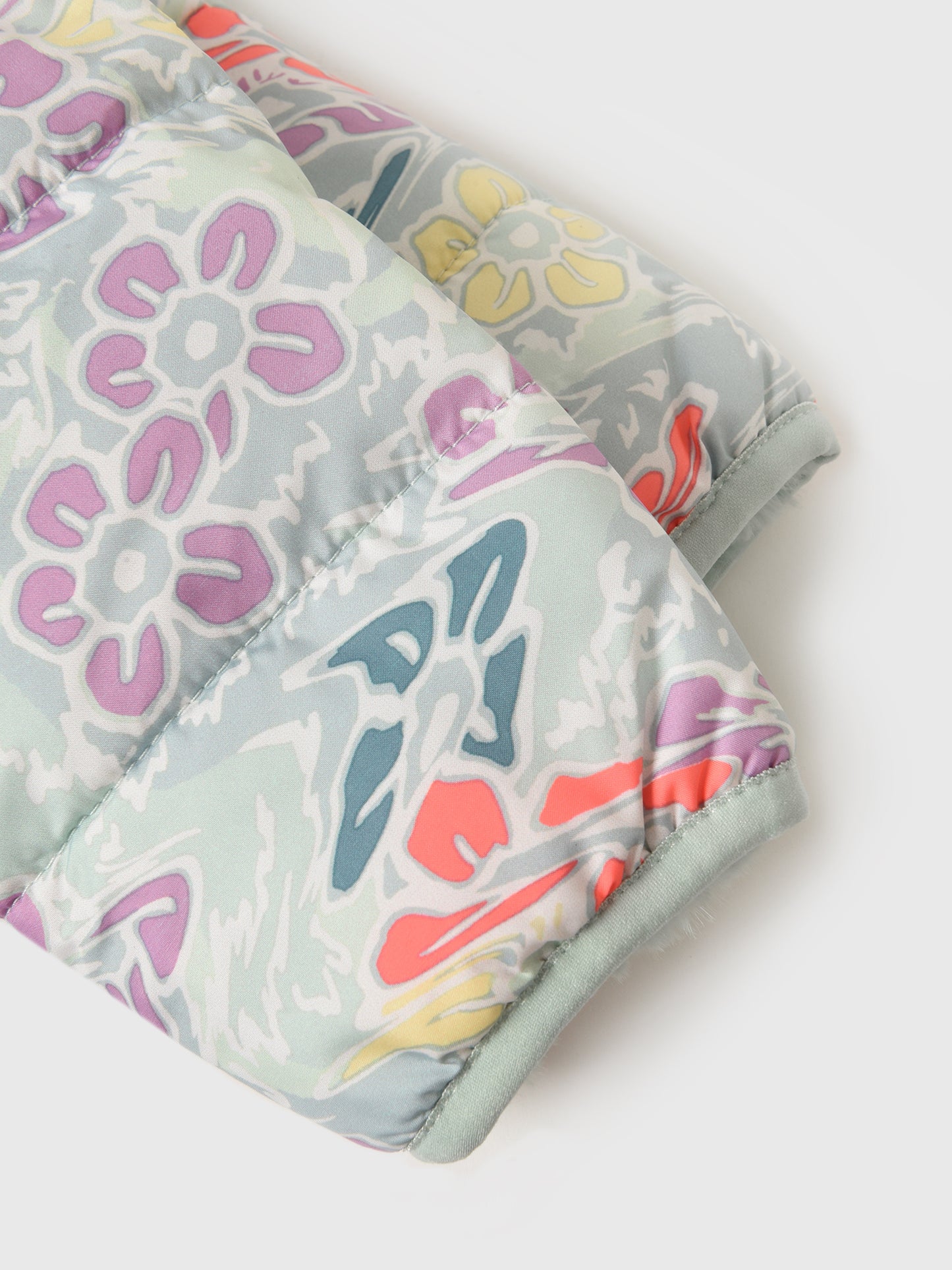 NF0A88VVxMUTEDPINEFOLKFLORALTOSSEDPRINT-alt2