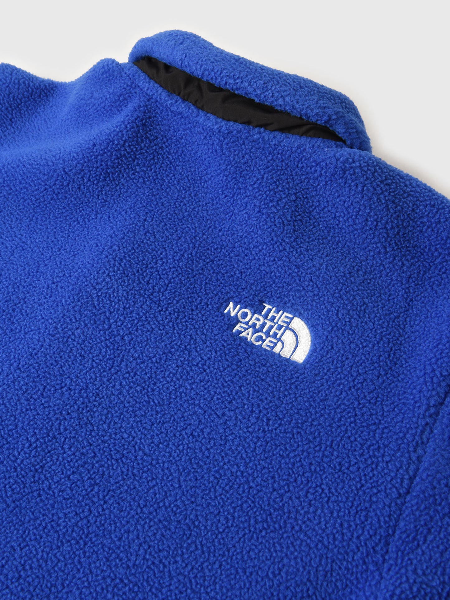 NF0A8AZGxTNFBLUE-alt4