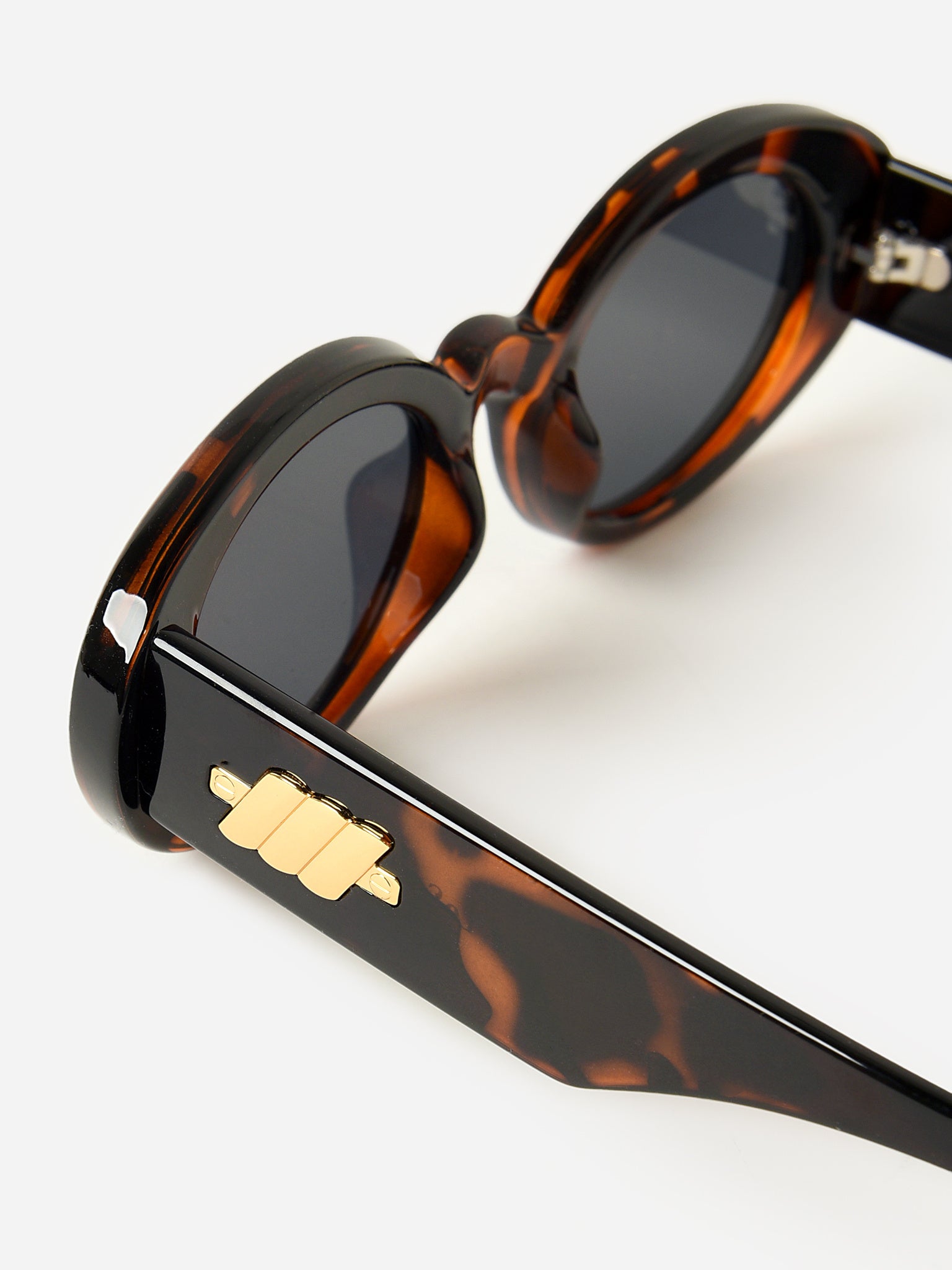 NOUVEAU VIExDARKTORT-alt6