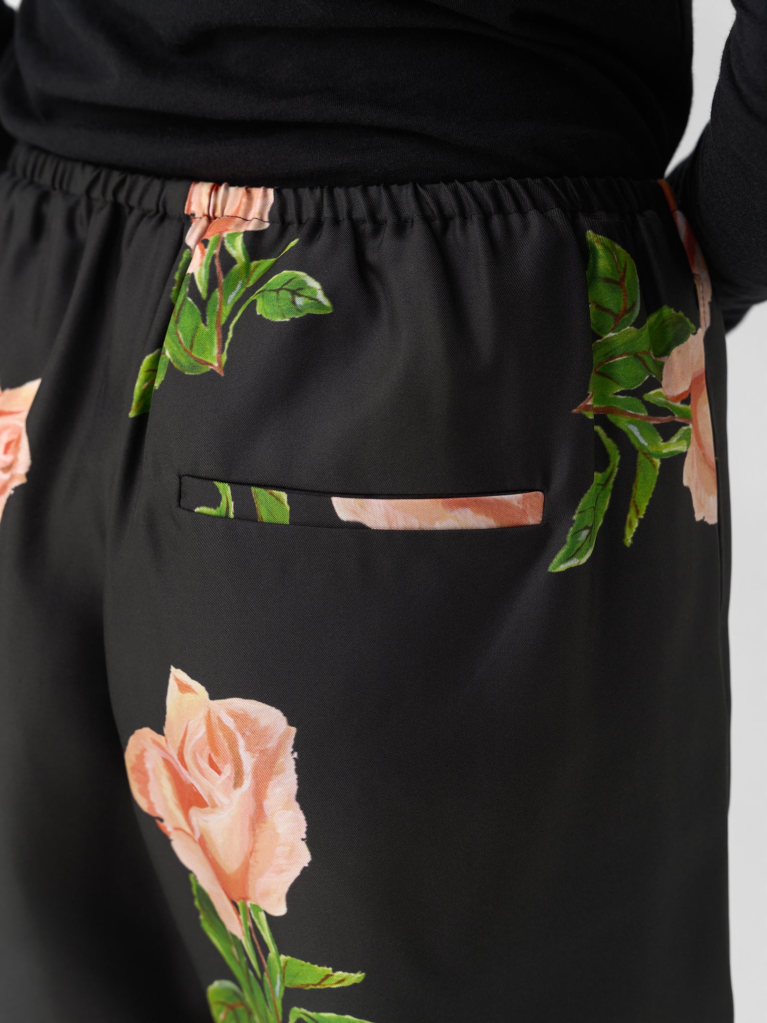 NW25PFST06098xOFFBLACKROSES-alt4