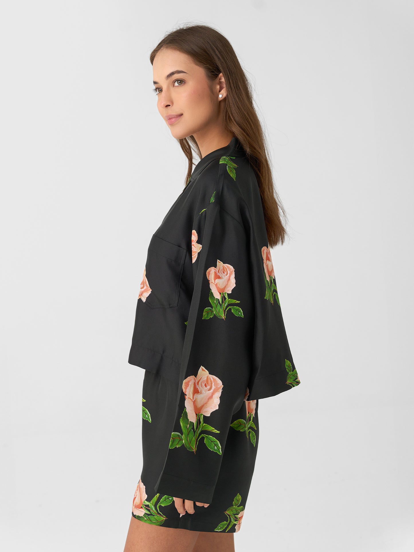 NW25PFTP05798xOFFBLACKROSES-alt2