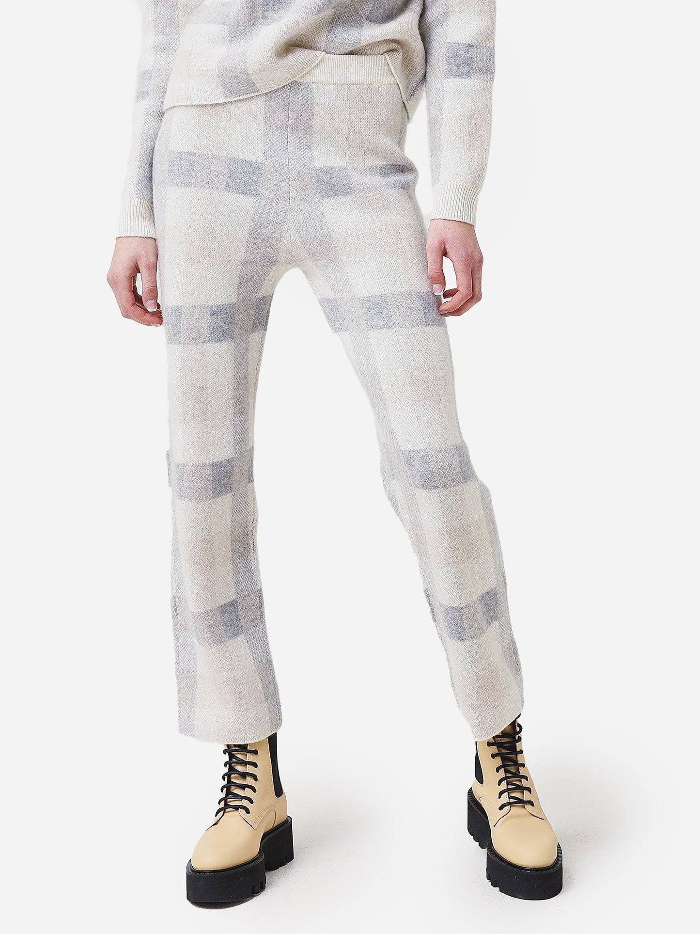 NWCP001511xWHITETO-alt1