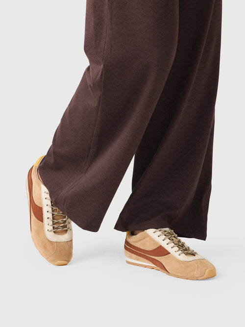 Oncept Women's Essex Sneaker