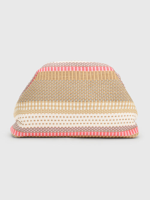 JOANSiE Oyster Clutch