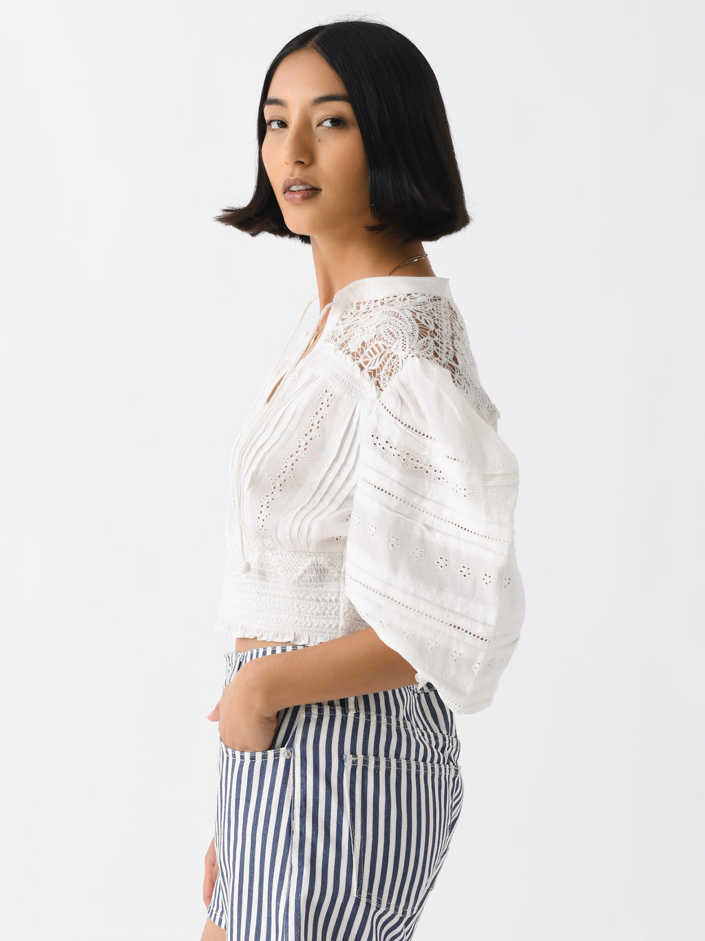 PF24-055 xWHITE-alt2
