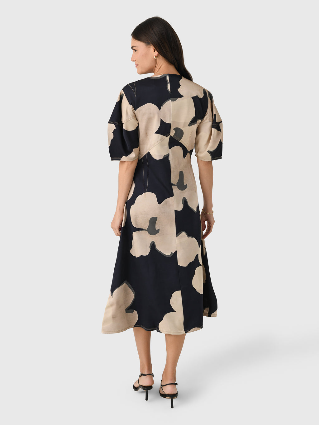 PF25_136xCHARCOALPOPPYPRINT-alt1