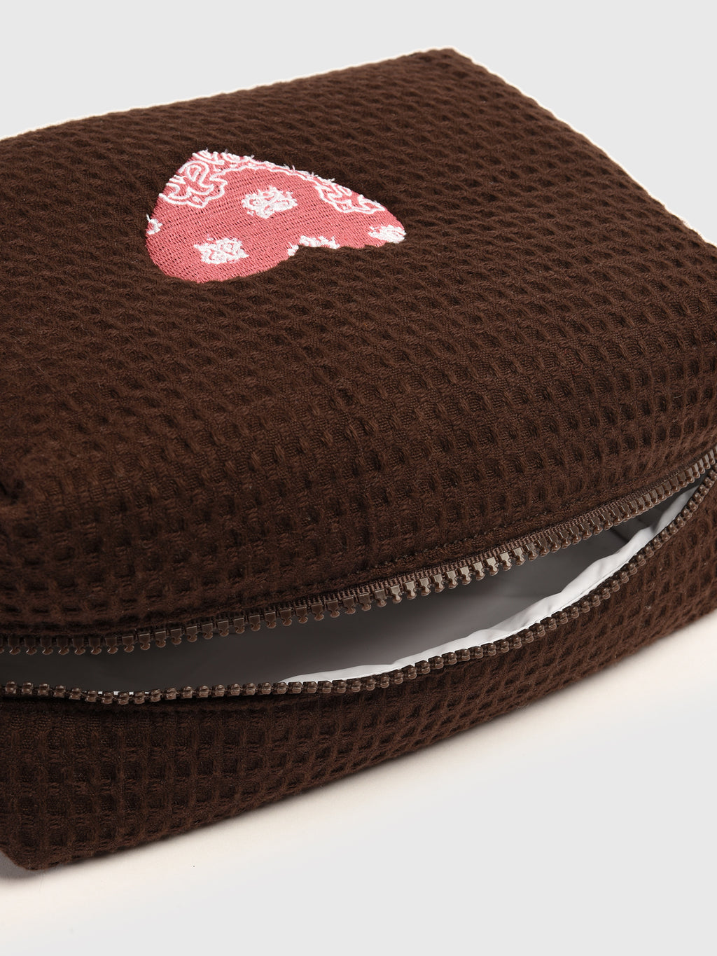 PINK BANDANA HEART WAFFLE POUCH xCHOCOLATE-alt3