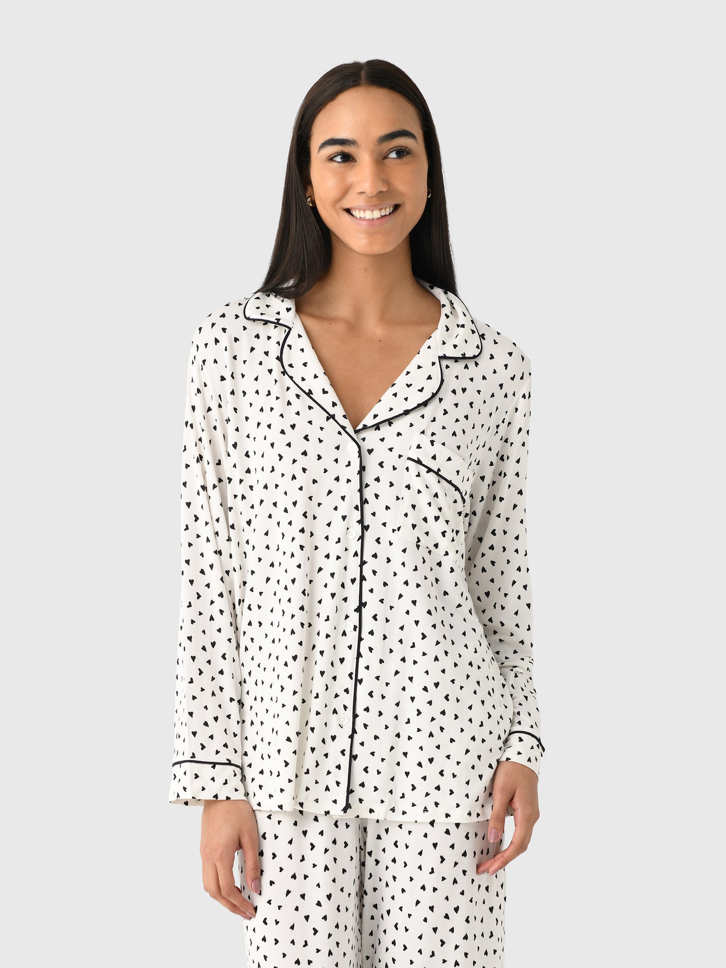 PJ1141xHEARTTOHEARTBLACK-alt3