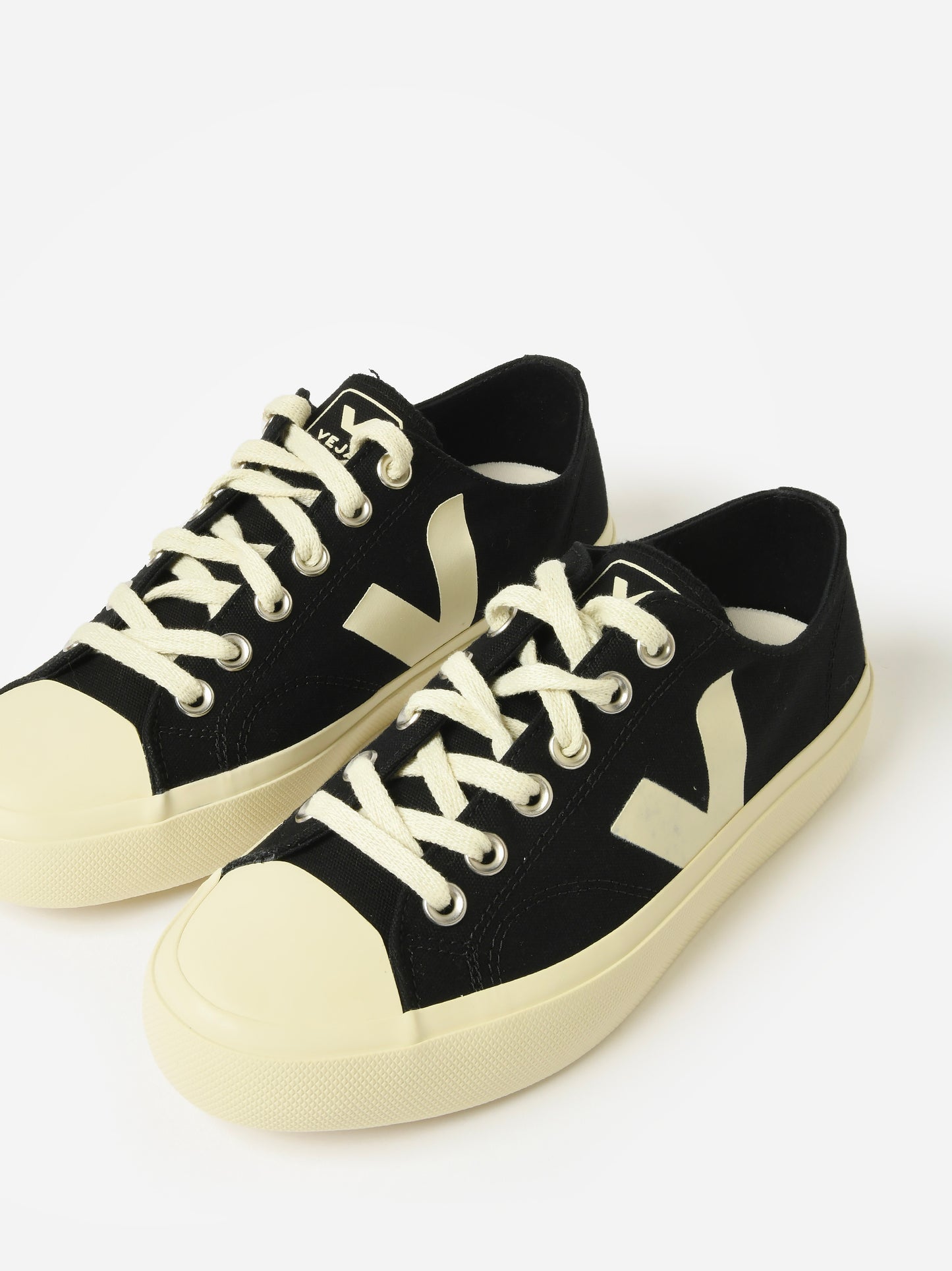 VEJA Women's Wata II Low Canvas Sneaker - Saint Bernard