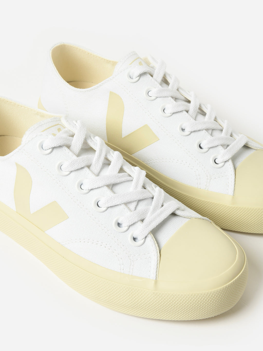 PL0101401AxWHITE-alt2
