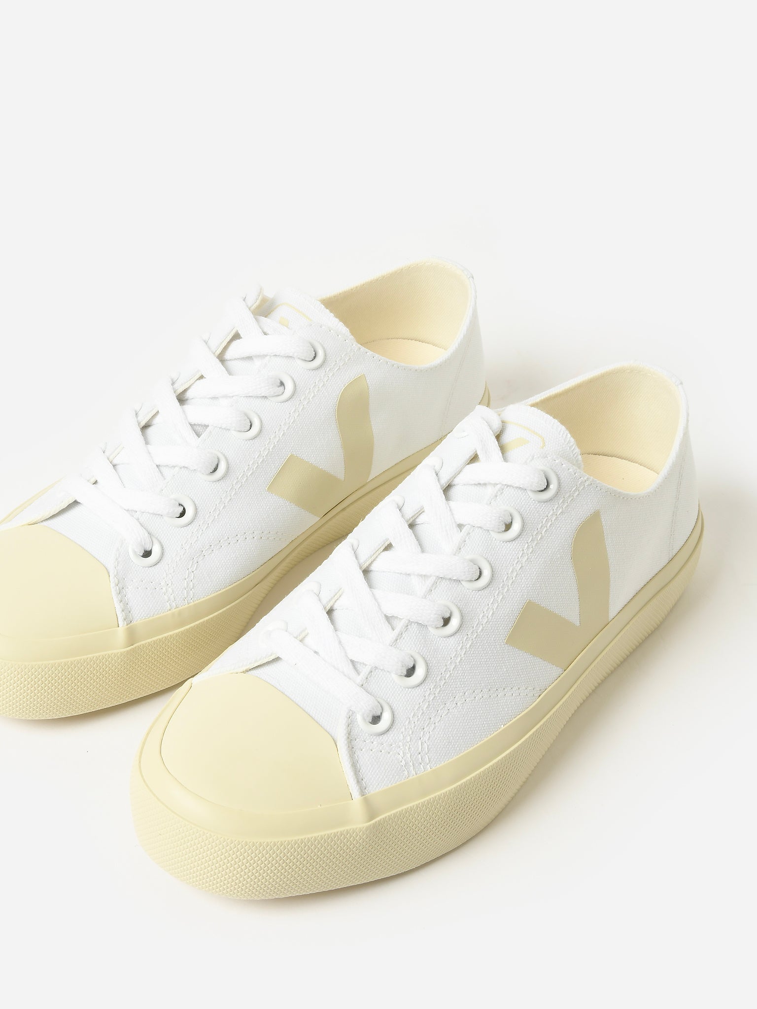 VEJA Women's Wata II Low Canvas Sneaker - Saint Bernard