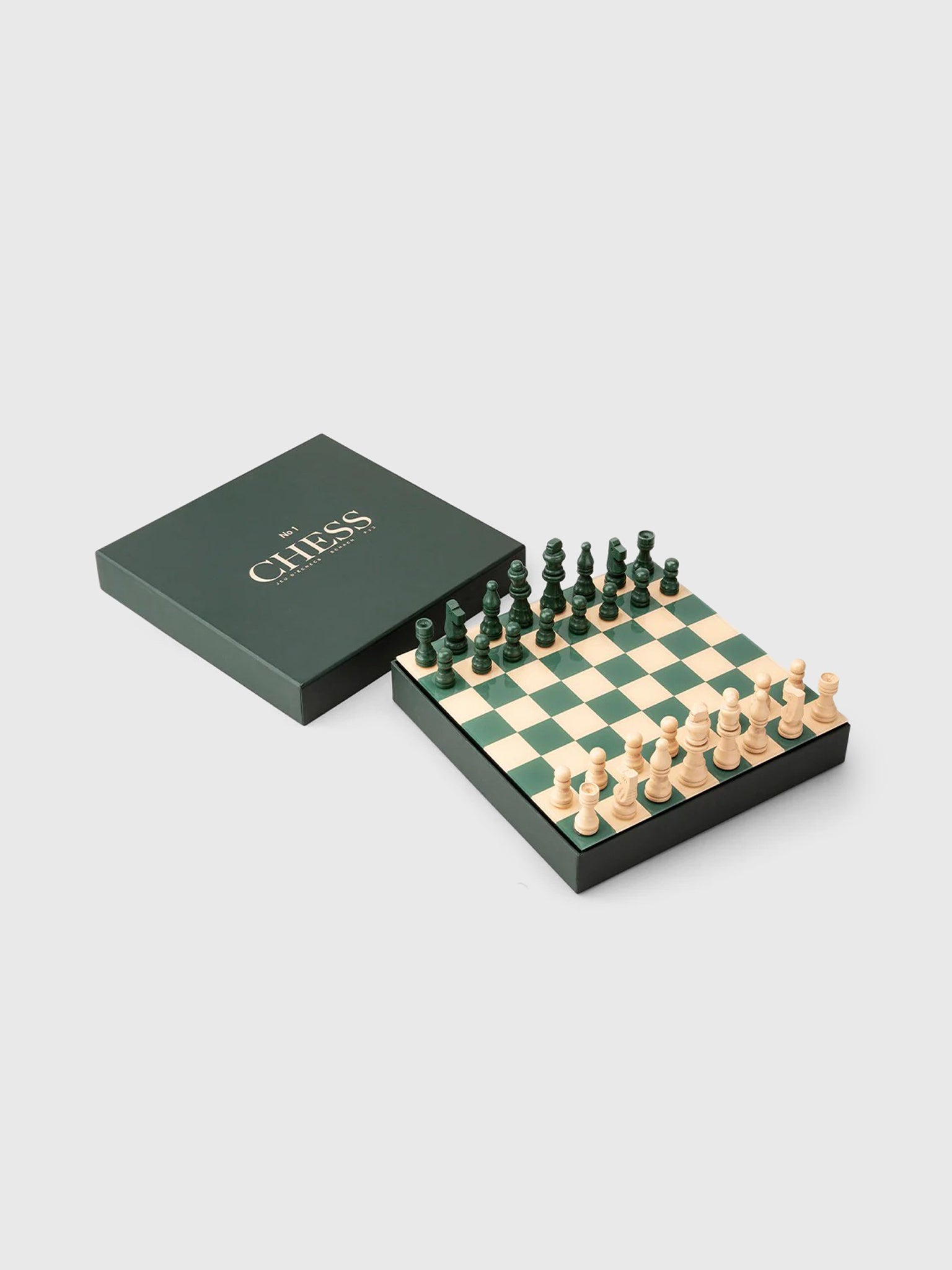 Printworks Classic Chess Set - Saint Bernard