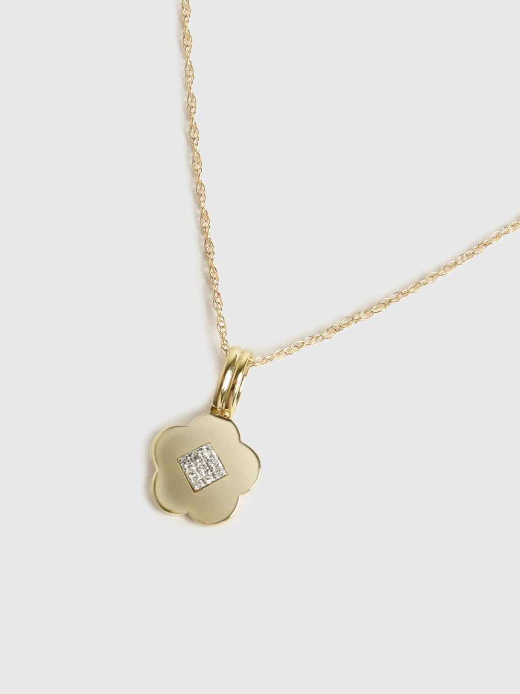 Stone And Strand London Flower Necklace - Saint Bernard