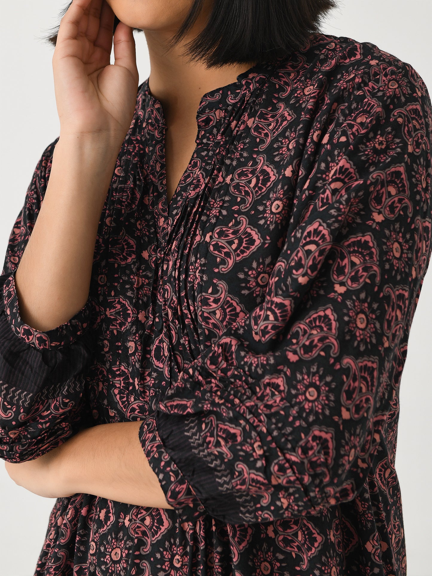 R000xFLEURDELISBLACK-alt3