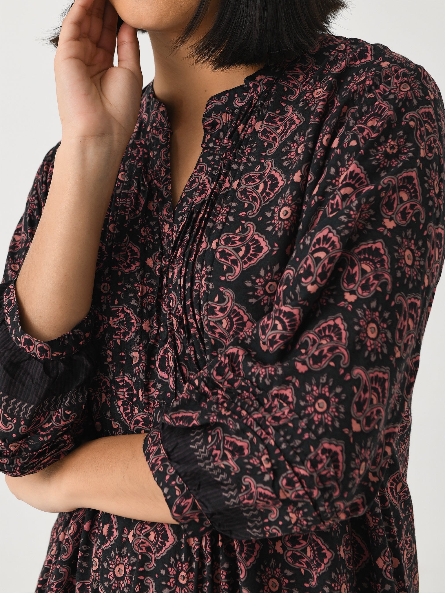 R000xFLEURDELISBLACK-alt3