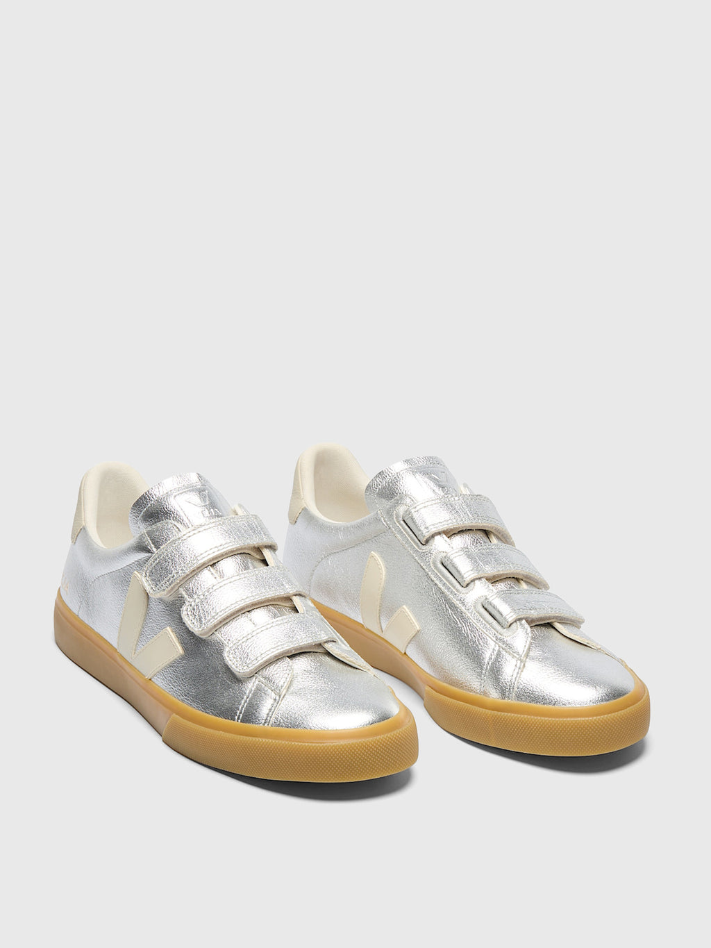 VEJA Women's Recife Leather Sneaker - Saint Bernard
