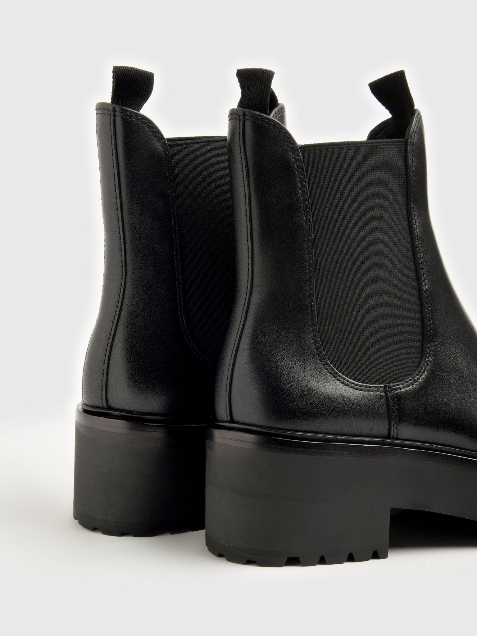 REGGIE-SC-BLACKxBLACK-alt2