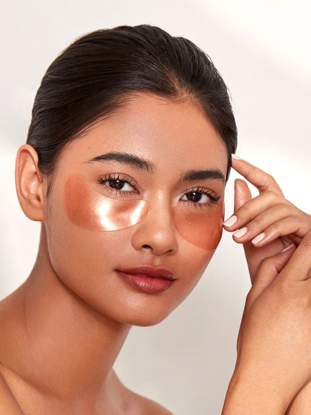 111SKIN Rose Gold Illuminating Eye Mask 8 Pack - Saint Bernard