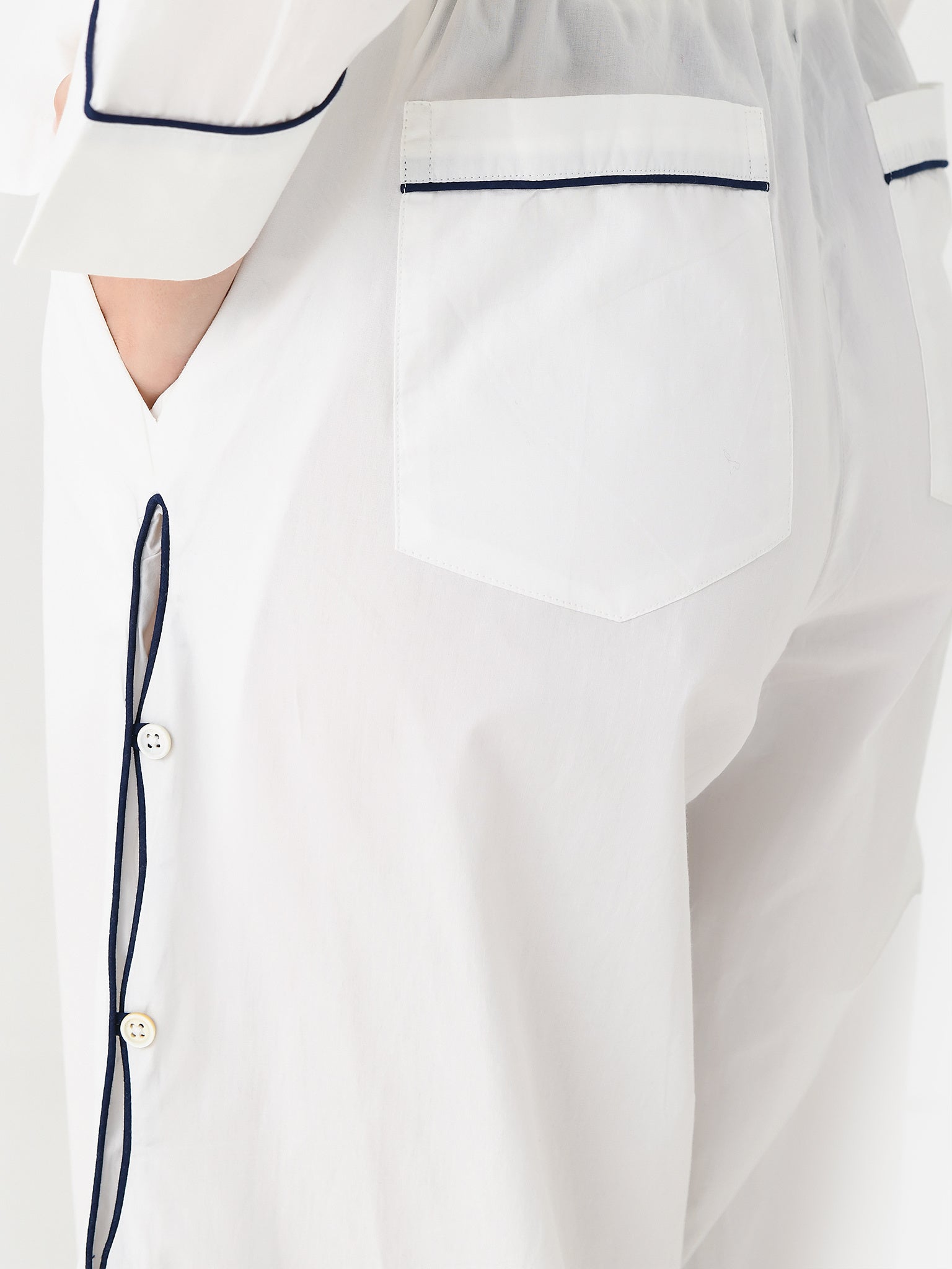 RS24-811xWHITE-alt3